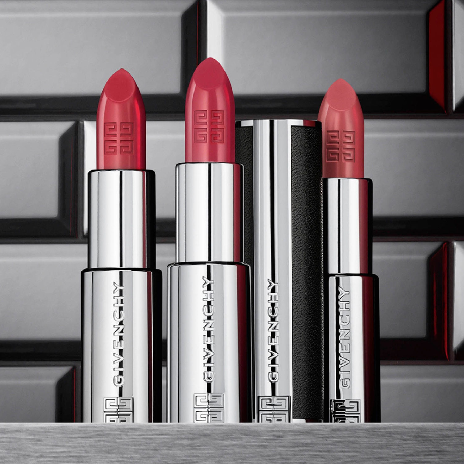 LE ROUGE INTERDIT INTENSE SILK (LABIAL SEMI MATE)